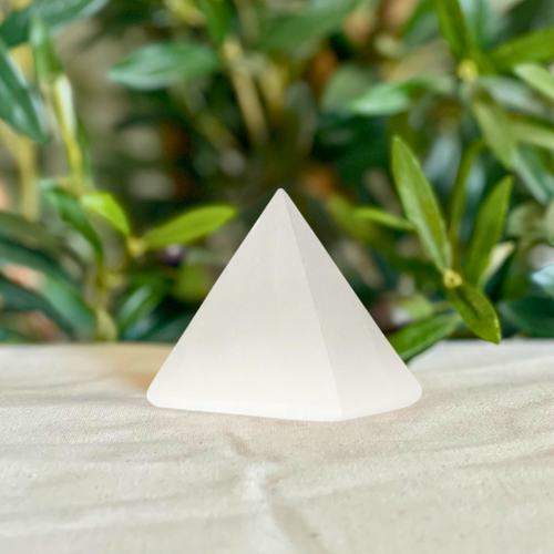 Crystal Pyramid SELENITE white 5x5cm